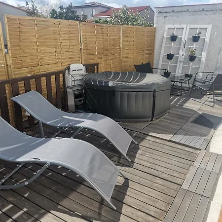 Appartement-1- Prive, Terrasse, Parking Et Jardin